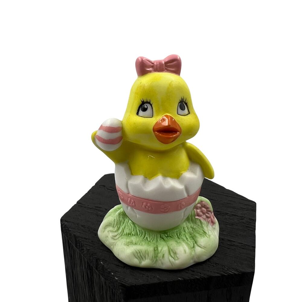 Vintage Ceramic‎ Spring Easter Egg Hatching Yellow Chick 4 Inch Figurine